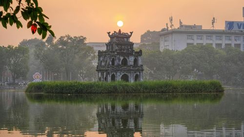 Hoan Kiem lake